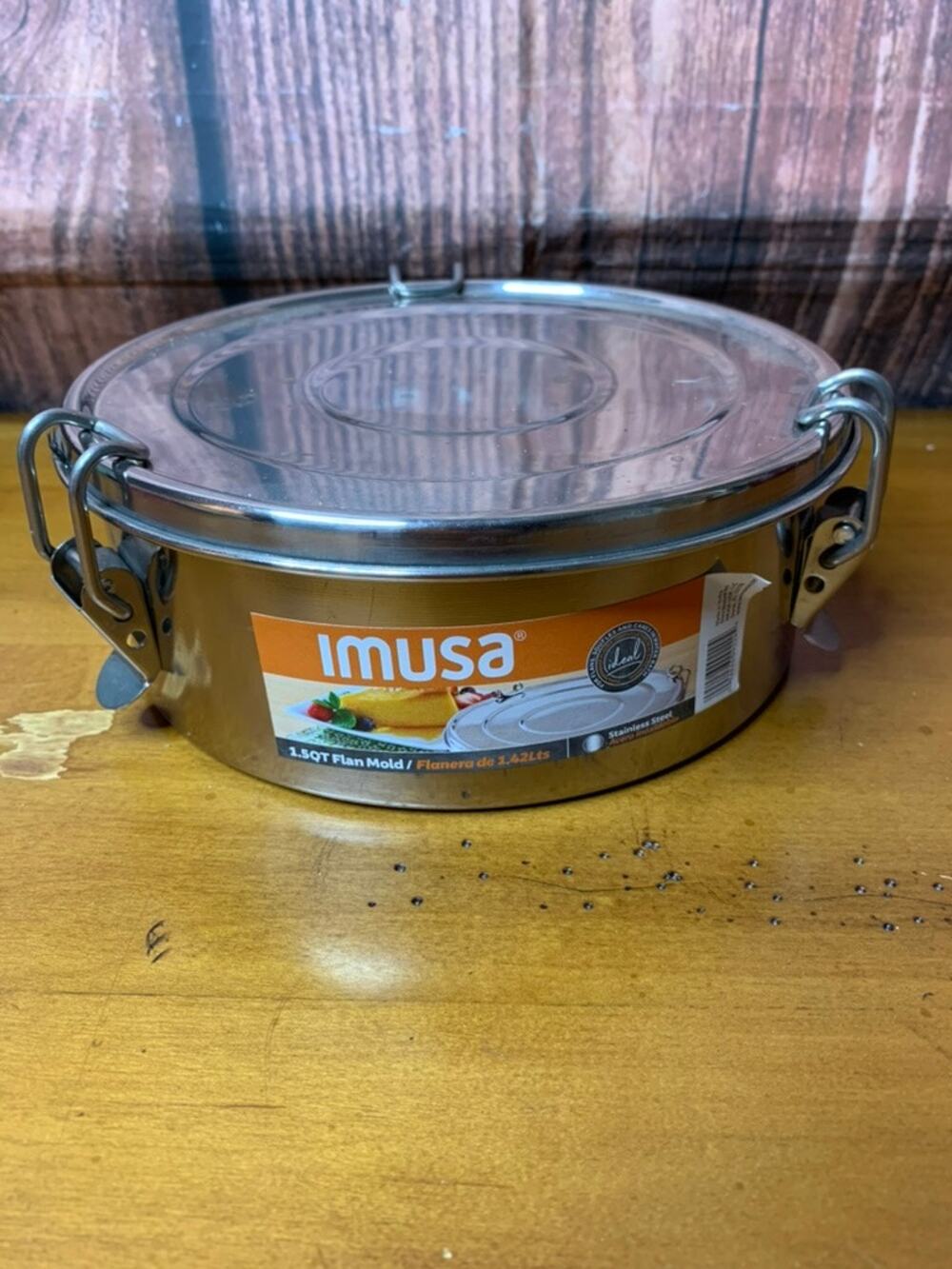 IMUSA Flan Mold with Locking Lid 1.5 Qt Silver Round 2 Piece